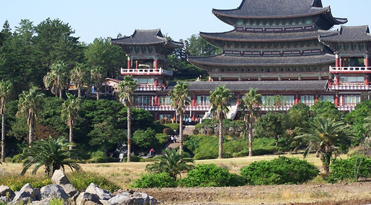 新繽紛濟洲~韓式飯捲DIY+傳統韓服體驗.騎駱駝體驗.城山日出峰6天