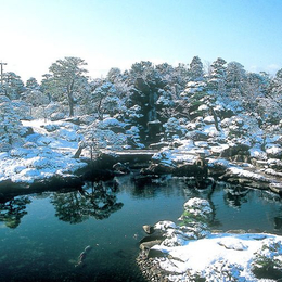 台中神戶山陰山陽冬日饗宴｜岡山後樂園+倉敷+出雲大社+採草莓玩雪溫泉美饌5日(星宇)