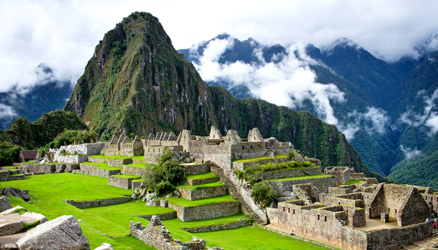 【玩美加族】黃金印加古城.馬丘比丘.網美彩虹山.的的喀喀湖.祕魯１２天