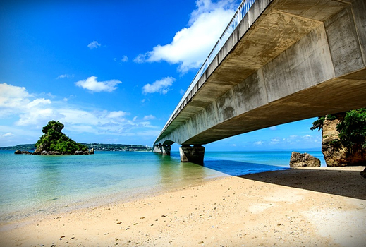 爆省沖繩小旅行｜小希臘瀨長島‧系滿漁市‧酒廠見學‧燒肉BBQ吃到飽‧海景購物商場‧琉球文化‧神宮祈福四日