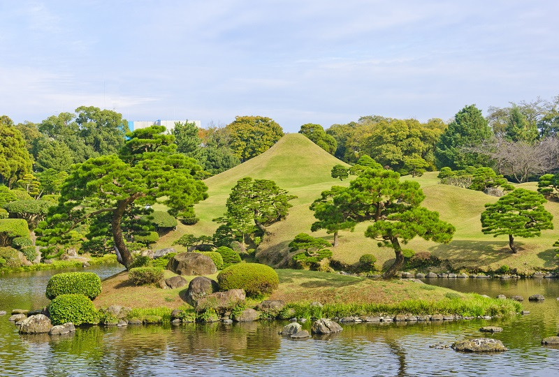 南北九州５日-福岡/鹿兒島》草間彌生藝術之森、無尾熊白虎動物園、篤姬仙巌園造景、浪漫博多灣遊船(不進免稅店)＊限定團享開運金最高減12000元＊