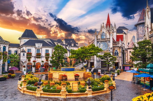 低價來襲♯【虎航再峴．峴在狠殺中越5日】法國山城巴拿山、纜車佛手黃金橋、會安古城水燈祈福、迦南島碗公船體驗、龍蝦風味饗宴