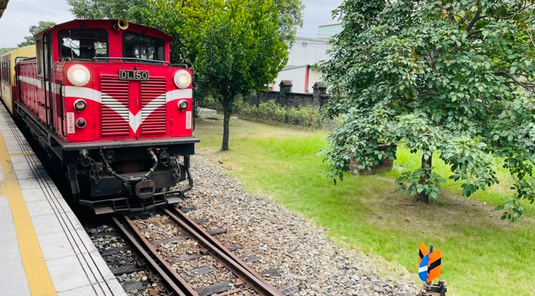 阿里山百年森鐵．高峰飯店．懷舊奮起湖2天