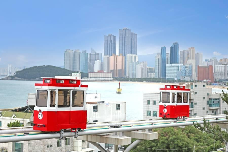 【釜山海濱天空艙列車】樂天世界、海景汗蒸幕、甘川洞、長腳蟹美食5日(不進人蔘‧保肝)