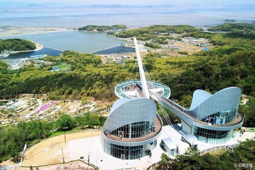秋冬暖心獻禮♯《無購物》《無購物》慢遊韓國伴自由５日～華蓋庭園、濟扶島散策、星空圖書館【華航】