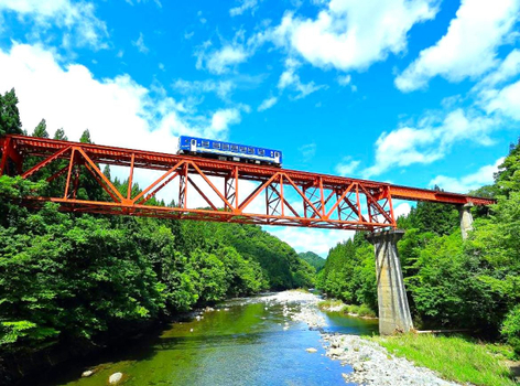 【星動秋田】奧入瀨溪流．秋田內陸鐵道．弘前城．角館武家．鈴木百年酒造．親親秋田犬．螃蟹吃到飽．名湯雙溫泉 4天