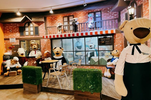 【真航假期|超愛濟州4⽇(不走人蔘、保肝)】~海水三溫暖、泰迪熊野⽣動物王國、史努比庭園、亂打秀、海女村