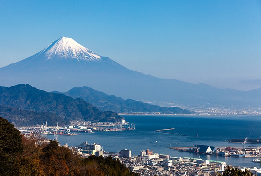 『星宇東京浪漫紫藤花．立山黑部雪壁５日』～輕井澤OUTLET、白川合掌村、諏訪湖立石公園、贈送飛驒牛肉串