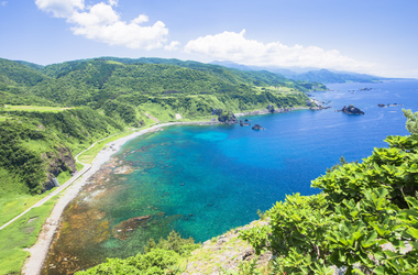 北陸秘境 越後新潟佐渡 東北奧之細道7日 小松 仙台 黑部峽谷鐵道 金澤兼六園 日式名園 大內宿 東北合掌村 磐梯高原 檜原湖 五色沼 彌彥神社 能量聖地 佐渡金山 神隱少女木盆體驗 含稅 關團