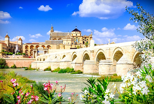 限時跟團省♯魅力歐洲│春節西班牙│巴塞隆納市區五星連泊,聖家堂&奎爾公園入內,佛朗明哥秀,Outlet購物,巴黎遊船雙日遊11日