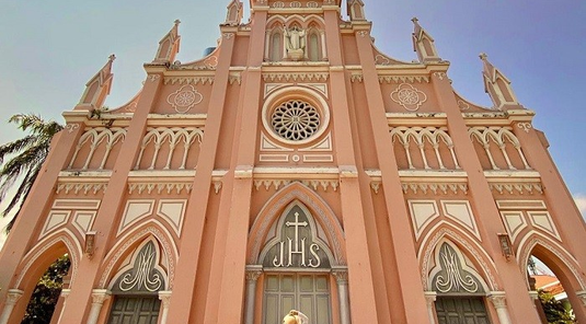 【會安螃蟹吃到飽】精彩中越5天.升等2晚五星、美山聖地、魅力峴港秀(台中出發/含稅簽．無購物)