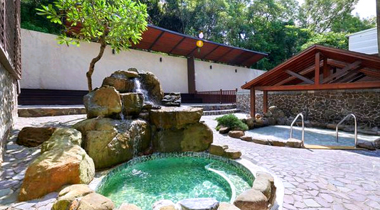 台南．關子嶺泥漿溫泉+德元埤荷蘭村1日