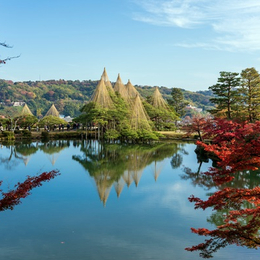 旅展限定【北陸楓特惠5日】｜白川鄉合掌村．犬山城下町．兼六園．東茶屋街．飛驒高山．小矢部OUTLET．燒肉吃到飽．名湯溫泉