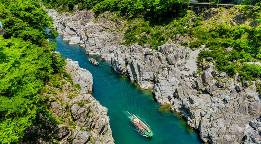 【夏戀四國】大步危峽谷遊船.金刀比羅宮.神隱少女湯屋.檮原町美學.讚岐滿濃花爛漫.天空之鏡.燒肉吃到飽.名湯饗宴4天