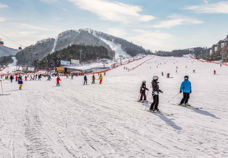 韓國江華島冰釣5天~汗蒸幕、滑雪、塗鴉秀、全程四星飯店、弘大商圈、走彩妝