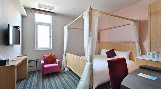 高雄旗津道沙灘酒店 