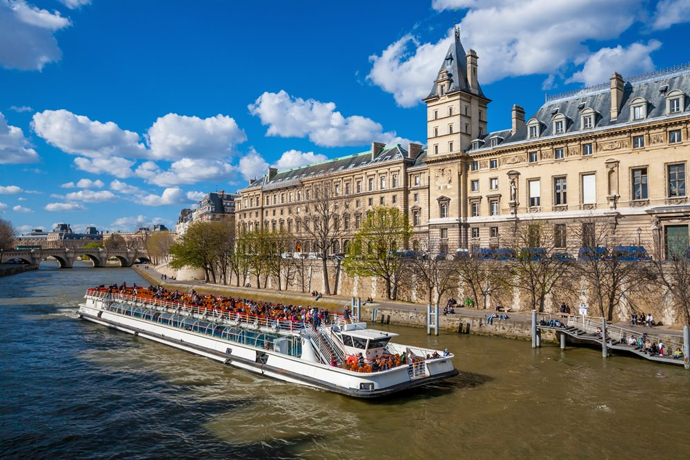 法比荷喜迎春～巴黎折扣季、羅浮宮三遊船、百年皇宮餐廳、五星大倉酒店10日
