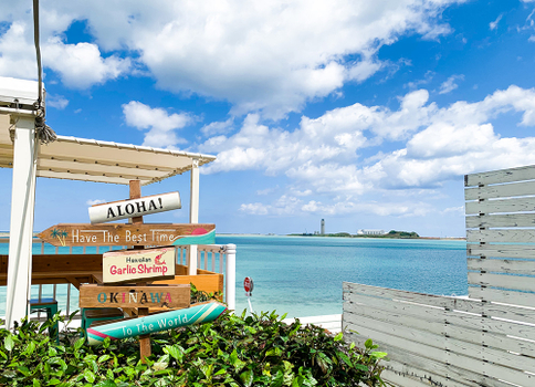 印象沖繩伴自助 5 日｜美麗海水族館、可愛海豚秀、絕美海景星野咖啡廳、玉泉洞、美國村購物(午晚)