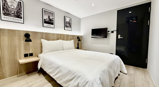 N2 Hotel