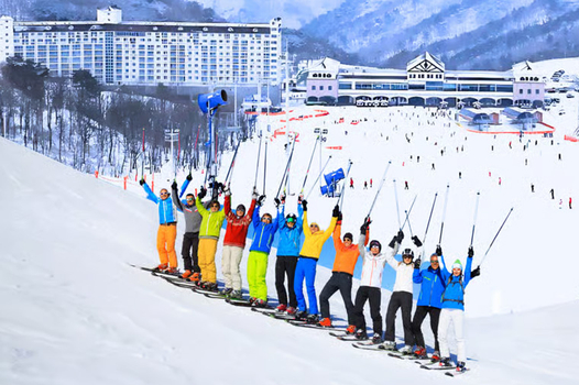易起FUN寒假♯真情釜山滑雪去5天(不走人蔘保肝+升等2晚五花)-滑雪場~釜山樂天世界(含門票+自由券)~海岸列車【真航】