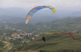 沙巴拉瑙婆羅洲滑翔傘飛行體驗