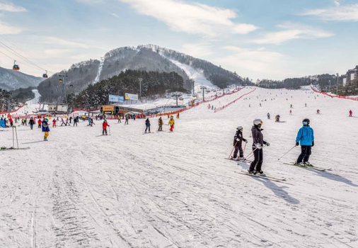 韓國滑雪親子５天～江華島冰釣、滑雪、樂天世界、明洞、文具玩具一條街、走彩妝