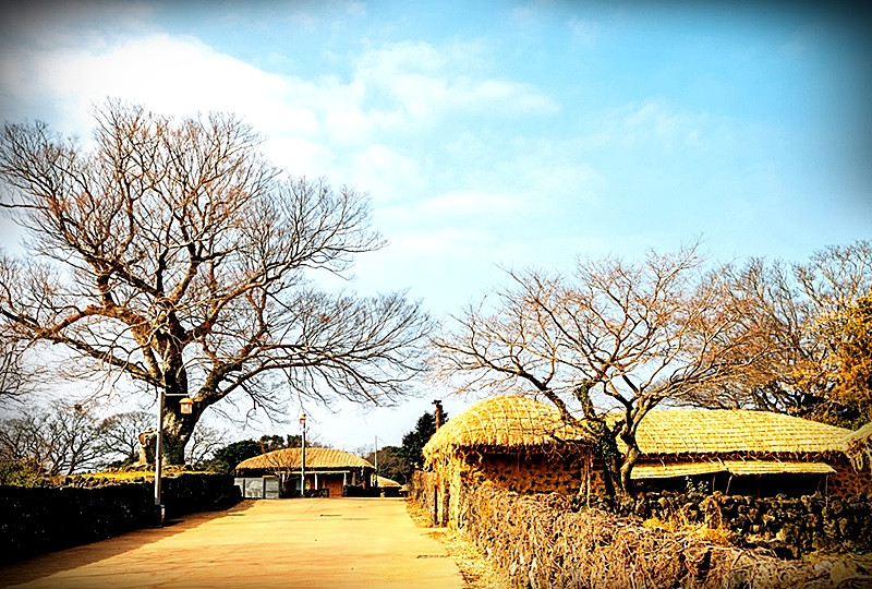 濟州小資選～神話世界樂園、牛島正房瀑布、海鮮百匯晚餐、五星藍鼎酒店五日