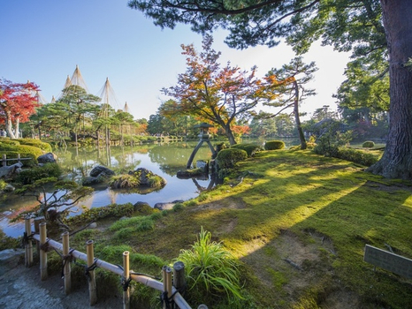 新春開運送紅包♯漫遊北陸~犬山城下町.飛驒小京都.牧歌之里5日(小松/小松)溫泉泡湯.兼六園.童話合掌村.近江海鮮市場
