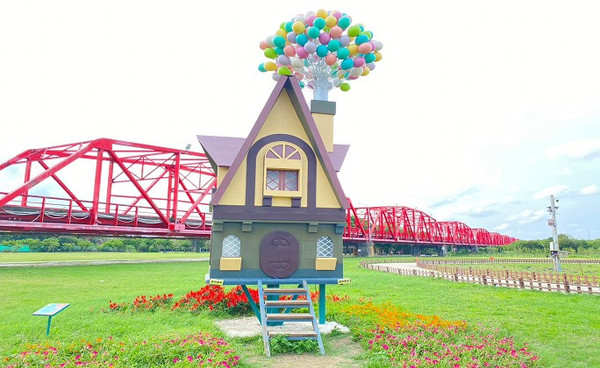 【環島之星-迪士尼列車】雲林氣球小屋．嘉義天空之城．台南必比登輕鬆選3天