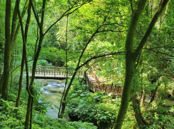 五星文華東方水濂洞步道小西湖百年風華大街竹塹尋舊懷古輕旅行二日