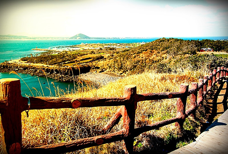 濟州浪漫韓劇５天～涯月咖啡、漢拏山、松堂童話村、風車海岸、紅白燈塔（旅展優惠）