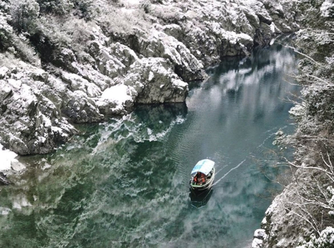 【冬遊四國】大步危峽谷遊船．鳴門漩渦之道．阿波舞．金刀比羅宮．栗林公園．屋島展望台．高知城．烏龍麵體驗．溫泉饗宴4天