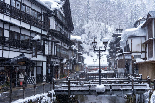 跟團限時省♯【高雄出發．特選東北６日】銀山溫泉、草莓吃到飽、松島遊船、大內宿、會津若松城[含稅簽]