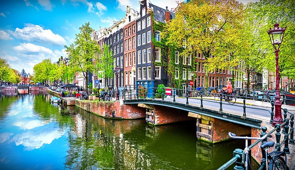 春節獨家限時省♯KHH最美法比荷~羅浮宮凡爾賽、浪漫三城遊船、5D飛行體驗、塞納河遊船晚宴10日