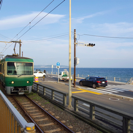 浪漫關東漫遊雙溫泉半自助6日|浪漫江之島電鐵、地球之谷、箱根海盜船、絕美水上鳥居、富士美景、御殿場購物(泰獅航)