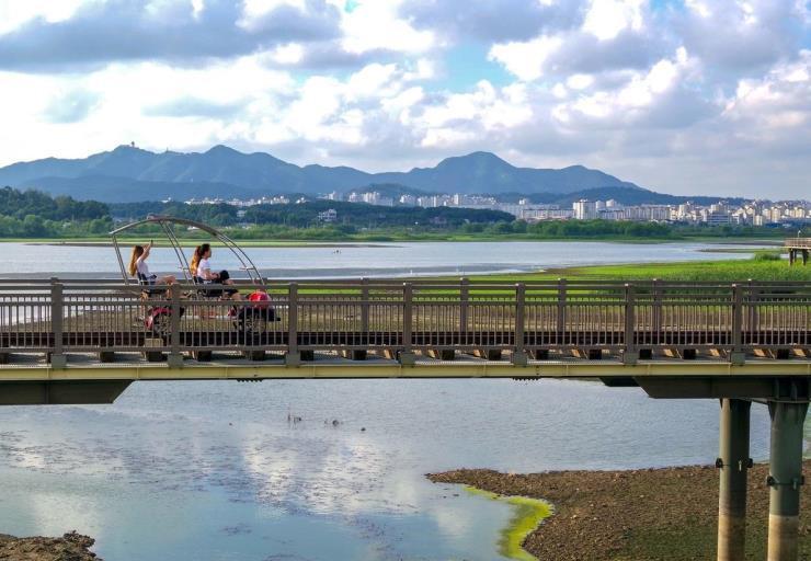 夏日特賣會♯韓國水岸景觀渡假村５天～花語鳥景觀庭園、鐵道自行車、塗鴉秀