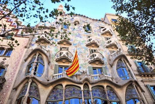 預購折3千|西班牙旅遊│歐洲高速火車.中段飛機.聖家堂入內.阿爾罕布拉宮.風車村.Outlet購物10日