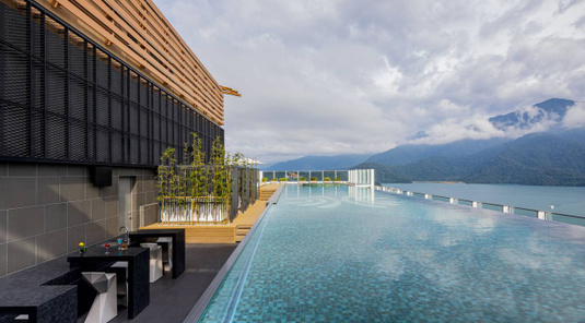 漢來日月行館+高雄承億酒店+天成逸旅-蝴蝶谷4天