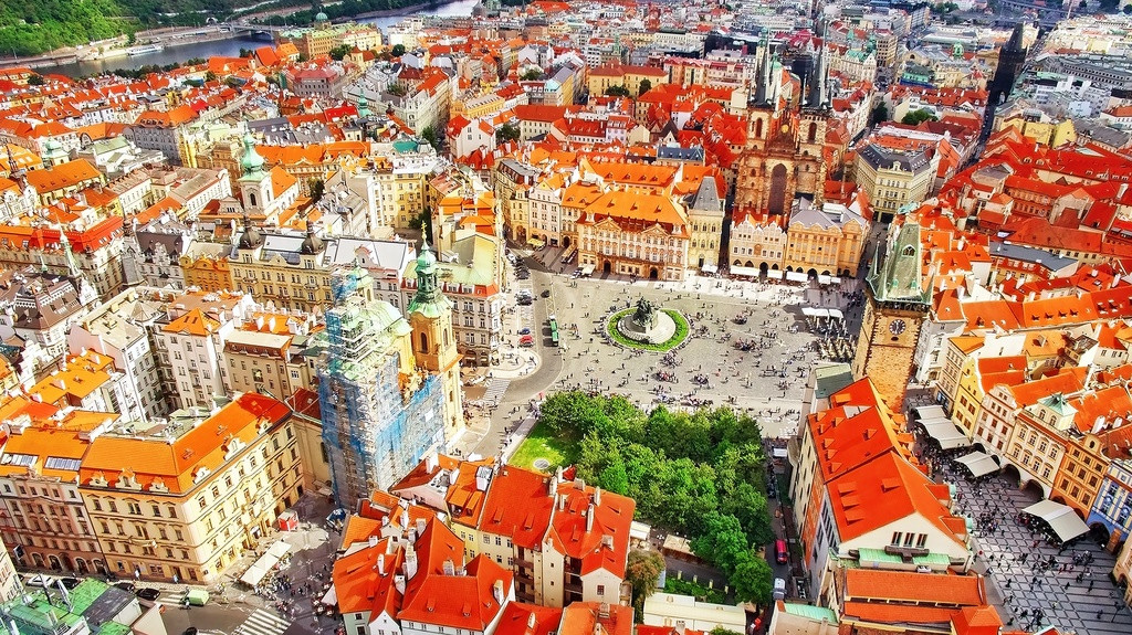 冬季揪團省很大♯德捷|城堡.啤酒.藝遊8日