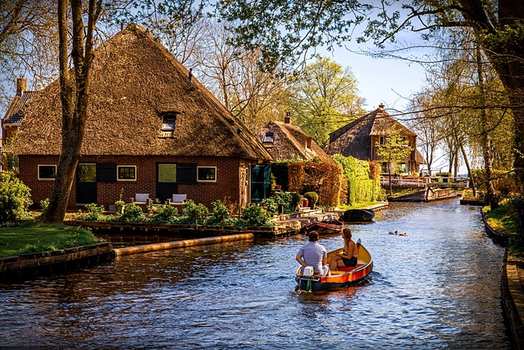 易起FUN寒假♯法比荷、巴黎折扣季～羅浮宮凡爾賽、浪漫三城遊船、5D飛行體驗、塞納河遊船晚宴10日