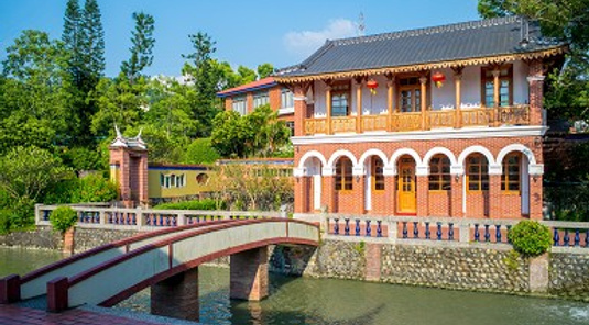 台中．霧峰林家花園+光復新村+亞洲大學現代美術館半日