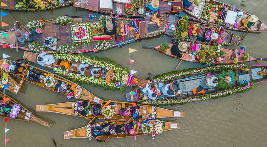 【長榮早去晚回】無購物泰划算海鮮無限+美功鐵道+公主夜遊號+綠山動物園泰國5日早去晚回.泰國蝦無限.丹能沙朵.洽圖洽.喬徳夜市.長頸鹿餵食