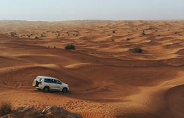 迪拜沙漠野越野體驗（含燒烤晚餐 & 四輪摩托車）