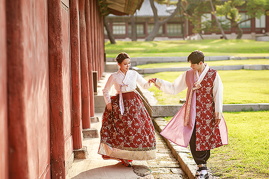 【Aero K易起飛．韓國不進樂園5日】韓服遊古宮、K POP好客空間、辛奇手作DIY、潮人必訪聖水洞、唯美星空圖書館、廣藏市場尋美食、明洞逛街、塗鴉秀