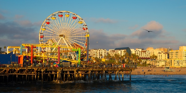 馬年迎春預購♯美西雙城喜迎春～兩大主題樂園、峽谷天空步道、經典賭城夜遊、OUTLET購物八日