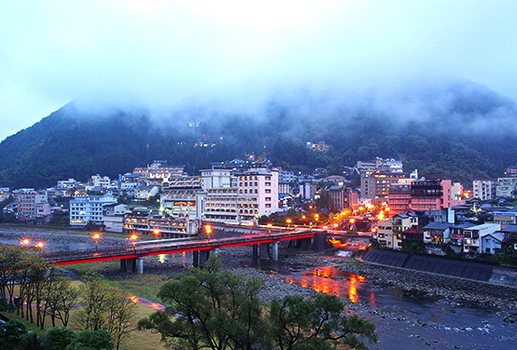 北陸冬季彩燈~童話合掌村.手做蕎麥麵.雙溫泉六日