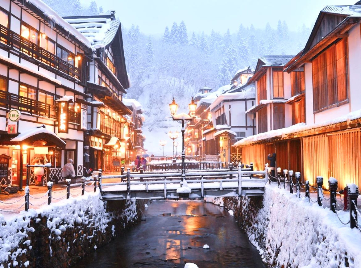 【星戀秋田】銀山溫泉．森吉山樹冰纜車．最上川雪見舟．最美雪景秋田鐵道．藏王狐狸村．採草莓．燒肉放題．百選名湯溫泉 5天