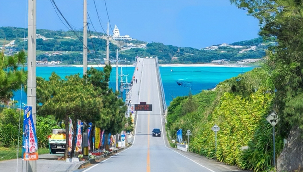 【星宇沖繩の半自由行４日遊】沖繩小希臘~瀨長島、波之宮、北谷町美國村《台中市區 到府接送》