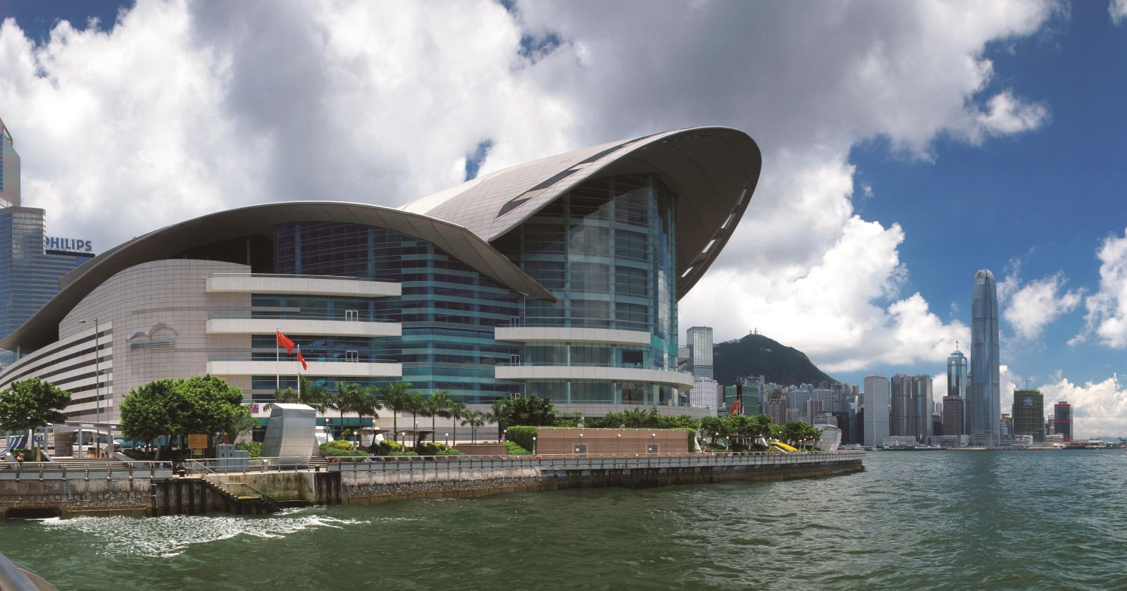 【携程攻略】香港香港会议展览中心景点,香港会议展览中心位于湾仔博览道1号，坐瞰美丽的维多利亚港湾，这个…