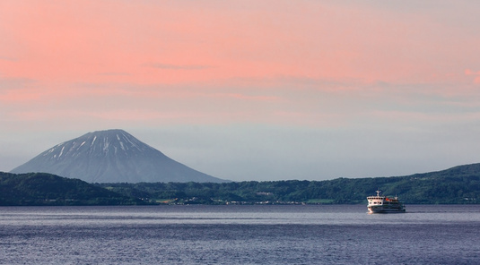 【小資輕旅行】北海道雙溫泉 5 天|搭星宇飛北海道・賞函館夜景・洞爺湖散策